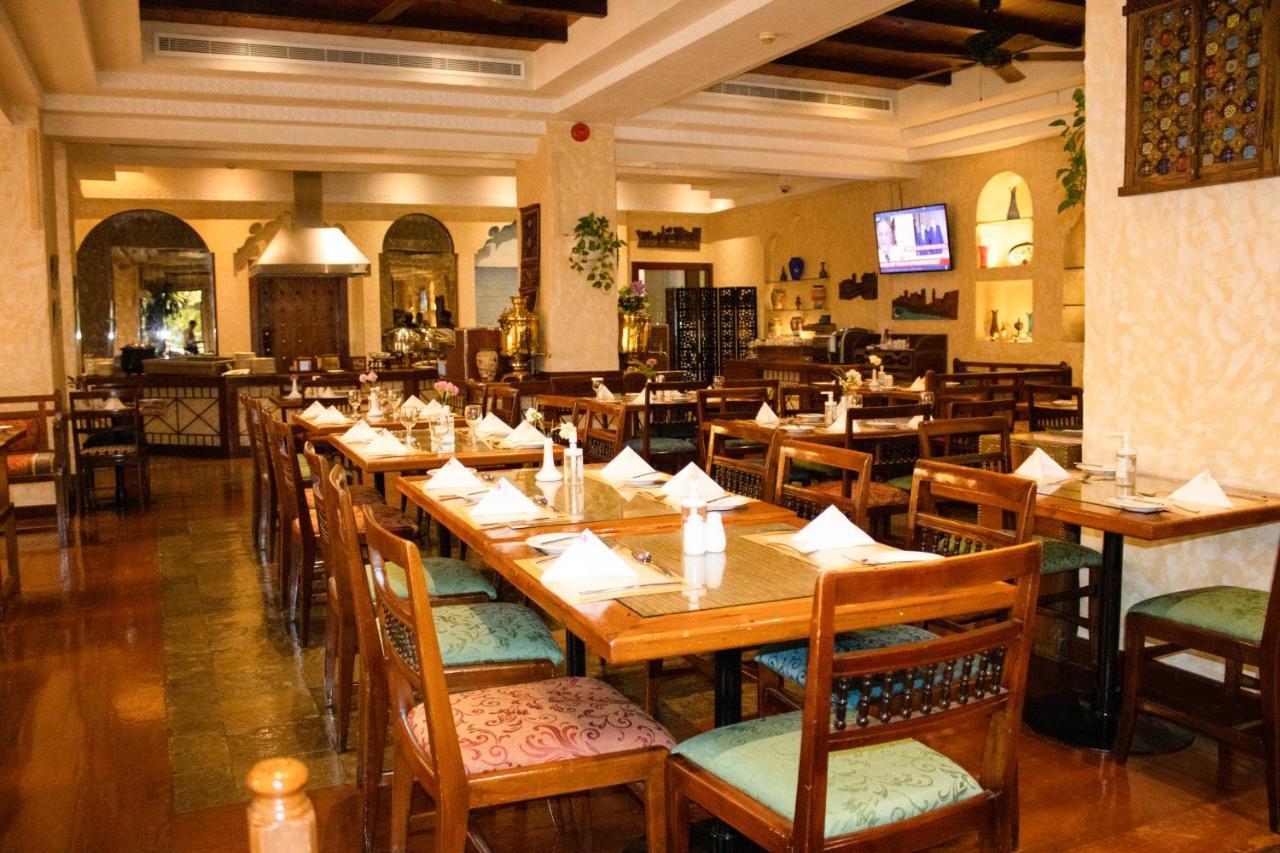 Delmon International Hotel Manama Exterior photo